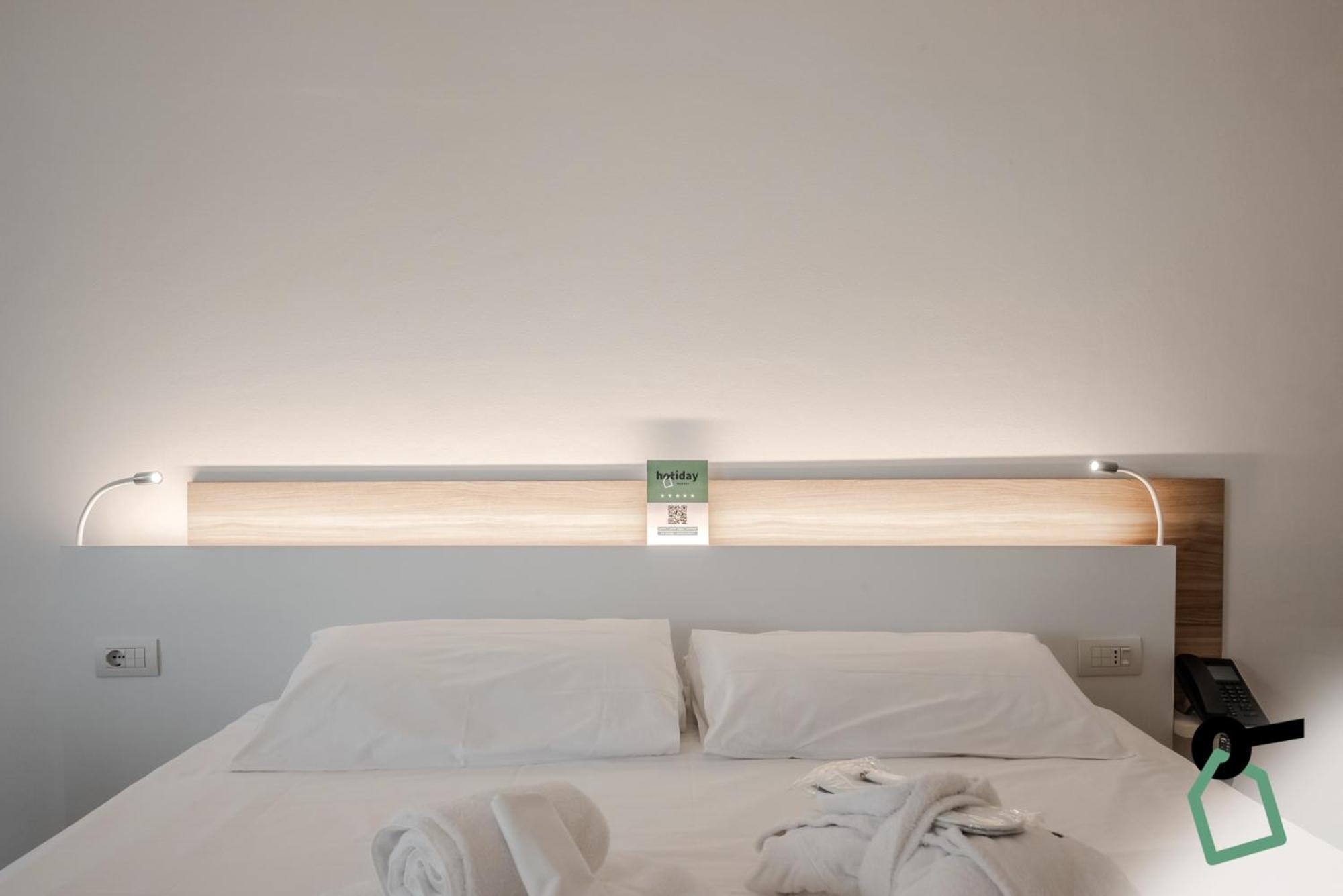 Hotiday Room Collection - Tirrenia Dış mekan fotoğraf