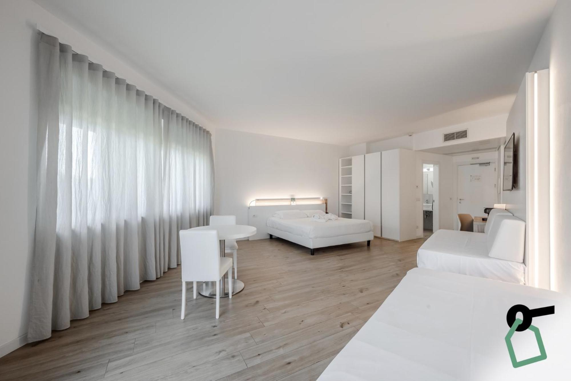 Hotiday Room Collection - Tirrenia Dış mekan fotoğraf
