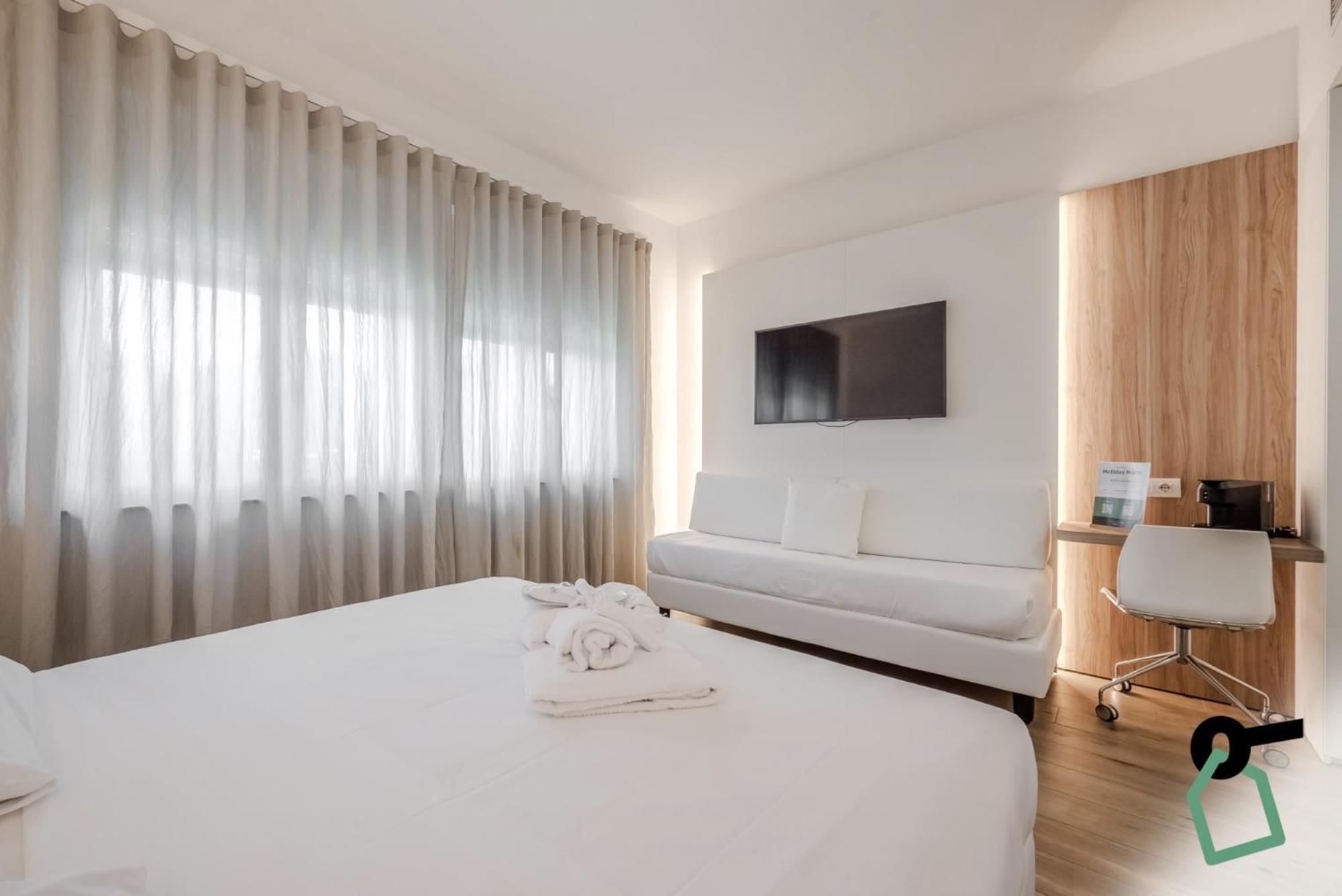 Hotiday Room Collection - Tirrenia Dış mekan fotoğraf