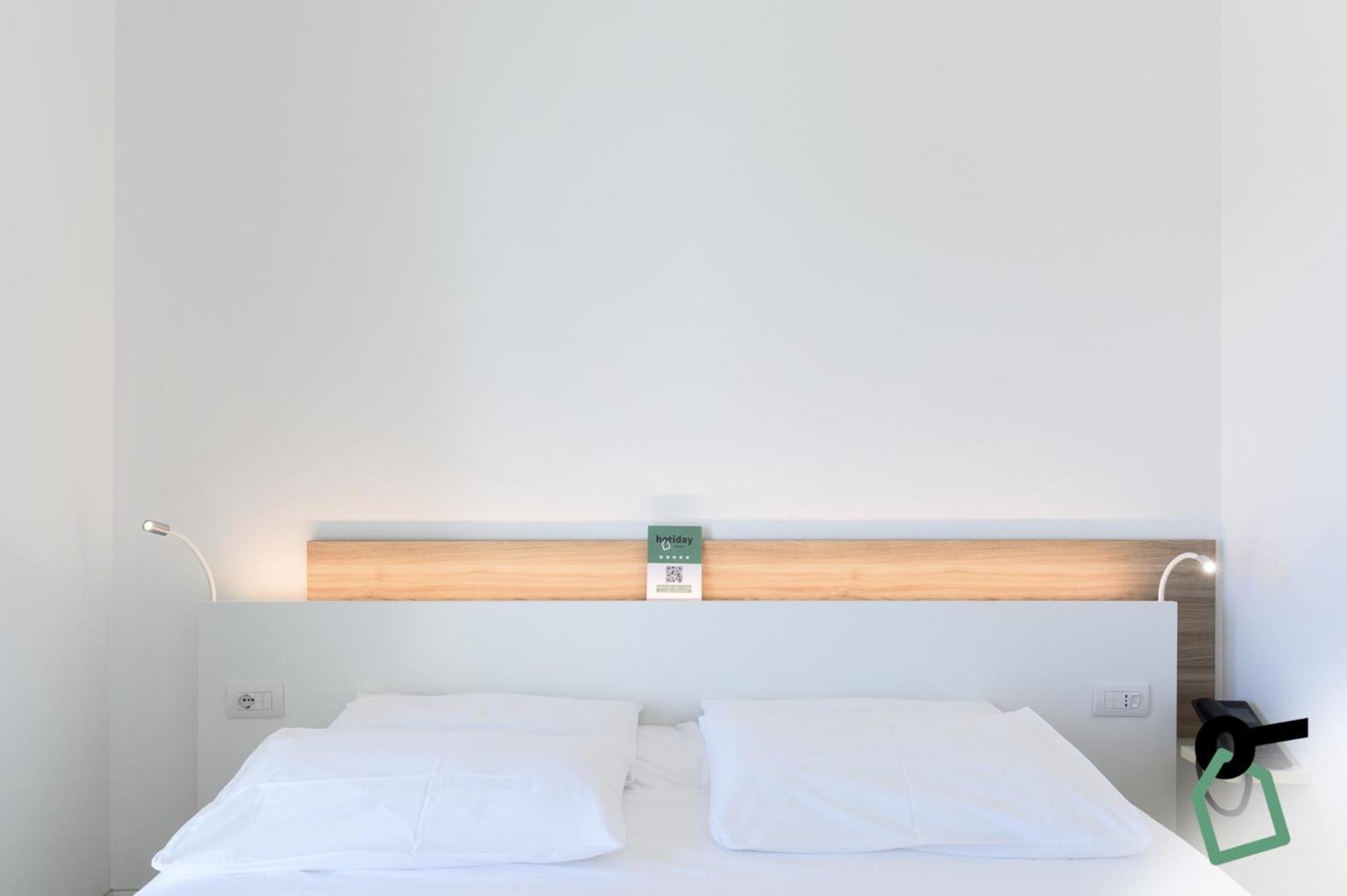 Hotiday Room Collection - Tirrenia Dış mekan fotoğraf
